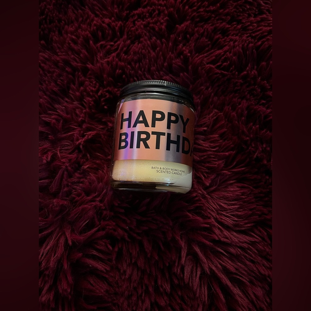 Happy birthday, single wick candle, Bath and Body Works •lightly burned•